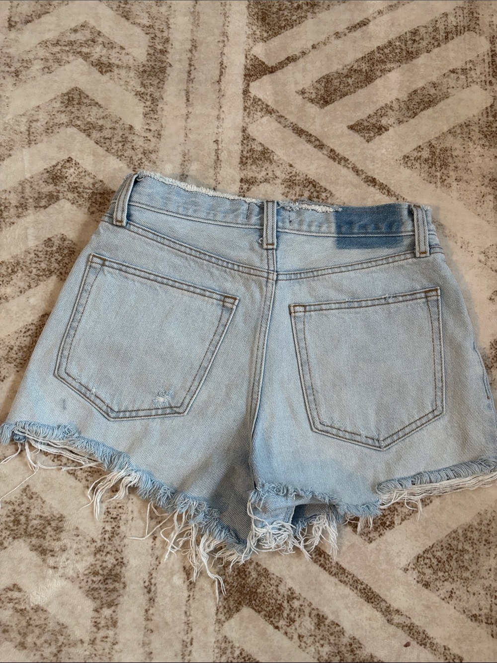 Abercrombie & Fitch High Rise Light Wash Distressed Denim Cutoff Shorts - Picture 4 of 4
